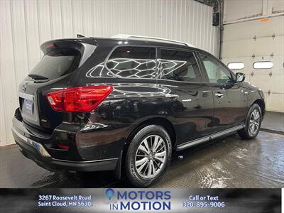 2019 Nissan Pathfinder S 4WD - Photo 5 - Saint Cloud, MN 56301