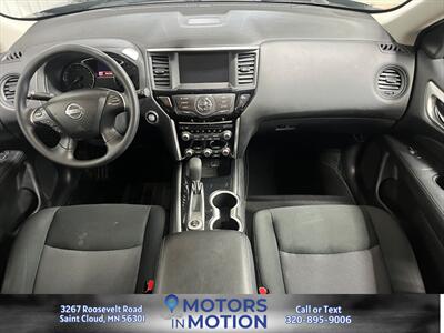 2019 Nissan Pathfinder S 4WD - Photo 10 - Saint Cloud, MN 56301