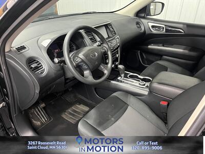 2019 Nissan Pathfinder S 4WD - Photo 9 - Saint Cloud, MN 56301