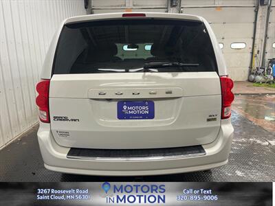 2018 Dodge Grand Caravan SXT   - Photo 4 - Saint Cloud, MN 56301