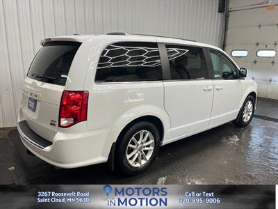 2018 Dodge Grand Caravan SXT   - Photo 5 - Saint Cloud, MN 56301