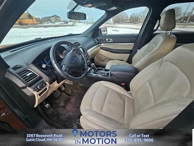 2018 Ford Explorer XLT 4WD w/Sunroof   - Photo 9 - Saint Cloud, MN 56301