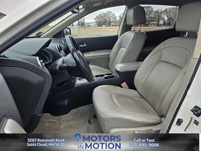 2013 Nissan Rogue SV AWD w/Sunroof - Photo 13 - Saint Cloud, MN 56301