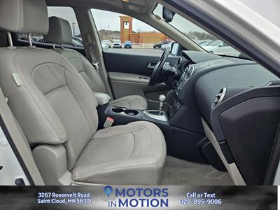 2013 Nissan Rogue SV AWD w/Sunroof - Photo 17 - Saint Cloud, MN 56301