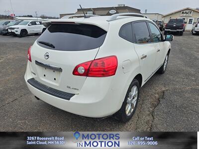 2013 Nissan Rogue SV AWD w/Sunroof - Photo 5 - Saint Cloud, MN 56301