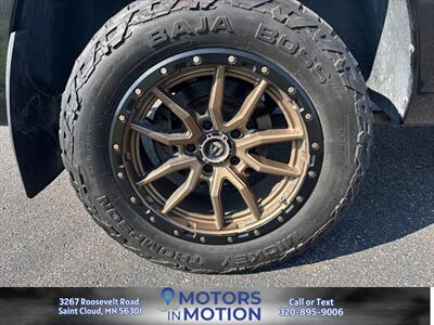2017 RAM 1500 Night Edition 5.7 4x4 - Photo 10 - Saint Cloud, MN 56301
