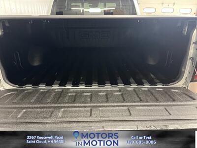 2018 GMC Sierra 1500 SLT Z71 Crew Cab 4x4 - Photo 17 - Saint Cloud, MN 56301