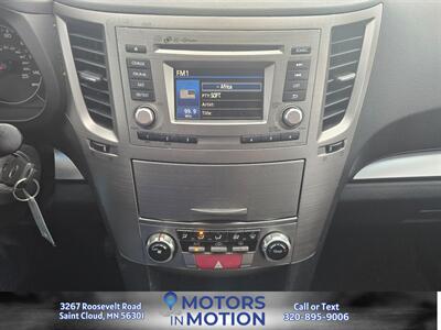 2014 Subaru Outback 2.5i Premium AWD   - Photo 12 - Saint Cloud, MN 56301