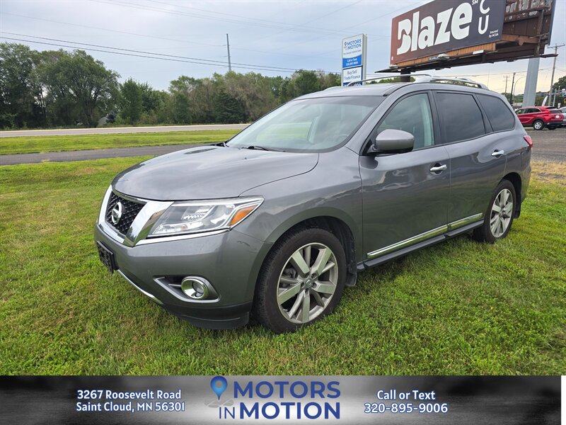 2016 Nissan Pathfinder Platinum V6 4WD w/Sunroof  