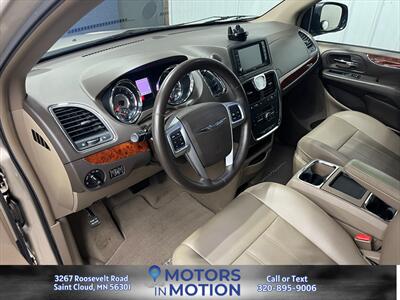 2012 Chrysler Town and Country Touring FWD   - Photo 4 - Saint Cloud, MN 56301