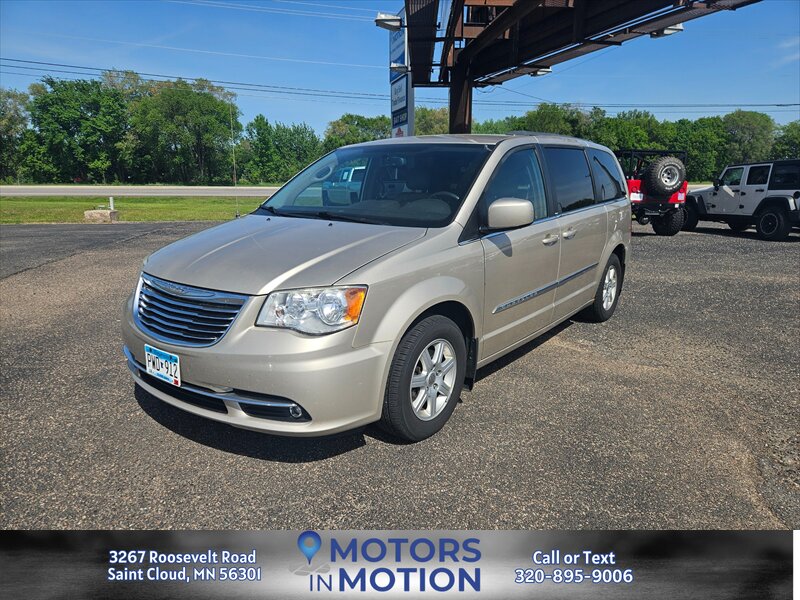 2012 Chrysler Town and Country Touring  