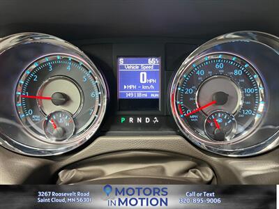 2012 Chrysler Town and Country Touring FWD   - Photo 5 - Saint Cloud, MN 56301