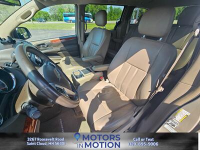 2012 Chrysler Town and Country Touring   - Photo 14 - Saint Cloud, MN 56301