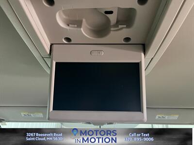 2012 Chrysler Town and Country Touring FWD   - Photo 10 - Saint Cloud, MN 56301