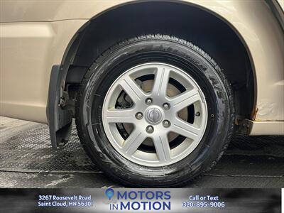 2012 Chrysler Town and Country Touring FWD   - Photo 22 - Saint Cloud, MN 56301