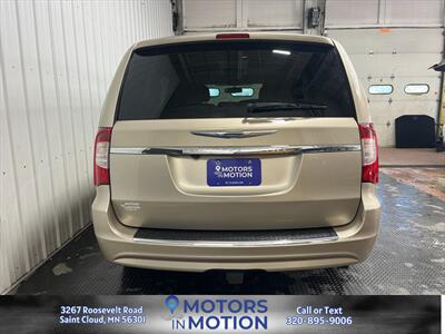 2012 Chrysler Town and Country Touring FWD   - Photo 16 - Saint Cloud, MN 56301