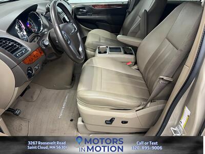 2012 Chrysler Town and Country Touring FWD   - Photo 3 - Saint Cloud, MN 56301