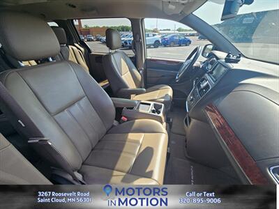2012 Chrysler Town and Country Touring   - Photo 19 - Saint Cloud, MN 56301
