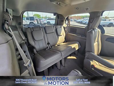 2012 Chrysler Town and Country Touring   - Photo 18 - Saint Cloud, MN 56301
