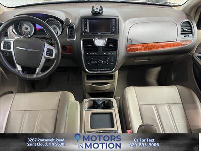 2012 Chrysler Town and Country Touring FWD   - Photo 11 - Saint Cloud, MN 56301