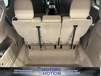 2012 Chrysler Town and Country Touring FWD   - Photo 8 - Saint Cloud, MN 56301