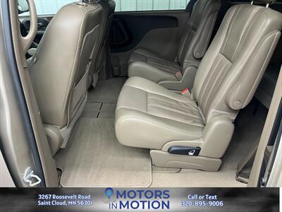 2012 Chrysler Town and Country Touring FWD   - Photo 6 - Saint Cloud, MN 56301