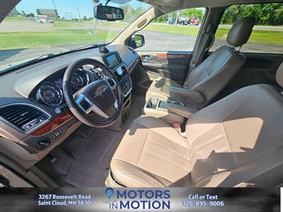 2012 Chrysler Town and Country Touring   - Photo 9 - Saint Cloud, MN 56301
