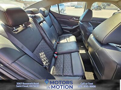 2017 Nissan Maxima Platinum w/Sunroof - Photo 17 - Saint Cloud, MN 56301