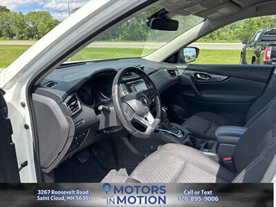 2019 Nissan Rogue SV AWD - Photo 10 - Saint Cloud, MN 56301