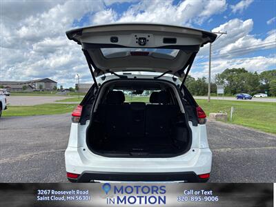 2019 Nissan Rogue SV AWD - Photo 17 - Saint Cloud, MN 56301
