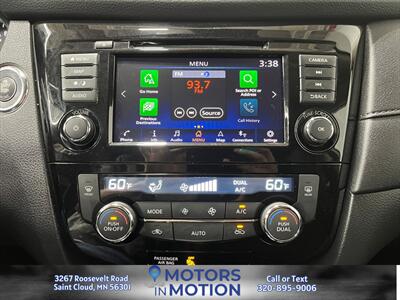 2019 Nissan Rogue SV AWD   - Photo 12 - Saint Cloud, MN 56301