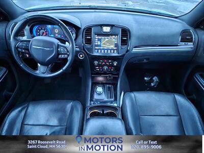 2018 Chrysler 300 S AWD w/Sunroof - Photo 9 - Saint Cloud, MN 56301