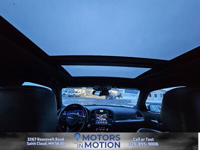 2018 Chrysler 300 S AWD w/Sunroof - Photo 10 - Saint Cloud, MN 56301