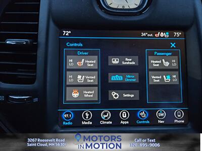 2018 Chrysler 300 S AWD w/Sunroof - Photo 11 - Saint Cloud, MN 56301