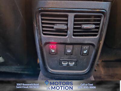 2018 Chrysler 300 S AWD w/Sunroof - Photo 13 - Saint Cloud, MN 56301