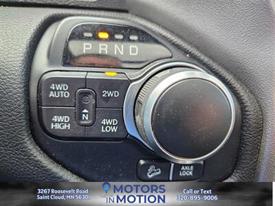2019 RAM 1500 Big Horn 4x4 w/Panoramic Sunroof   - Photo 16 - Saint Cloud, MN 56301