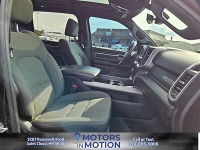 2019 RAM 1500 Big Horn 4x4 w/Panoramic Sunroof   - Photo 18 - Saint Cloud, MN 56301