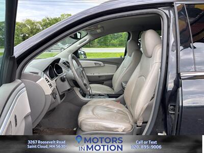 2011 Chevrolet Traverse LT   - Photo 3 - Saint Cloud, MN 56301