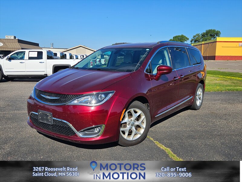 2017 Chrysler Pacifica Touring-L Plus  