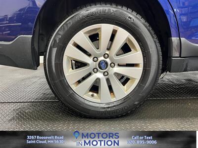 2015 Subaru Outback 2.5i Premium AWD w/Sunroof   - Photo 19 - Saint Cloud, MN 56301