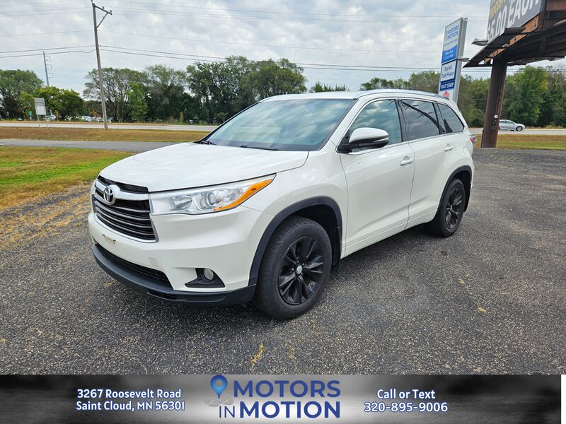 2014 Toyota Highlander XLE AWD w/Sunroof  