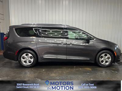 2017 Chrysler Pacifica Touring-L Plus - Photo 6 - Saint Cloud, MN 56301