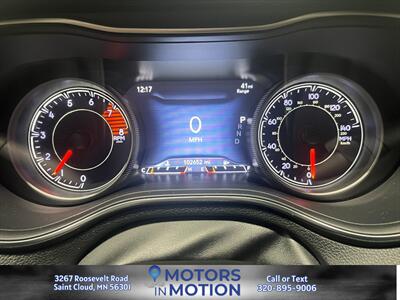 2019 Jeep Cherokee Limited 4WD   - Photo 12 - Saint Cloud, MN 56301