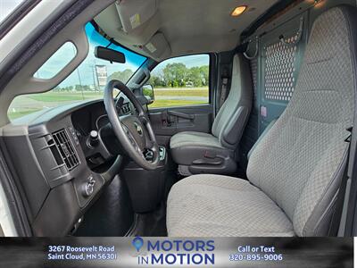 2016 Chevrolet Express 3500 6.0L   - Photo 9 - Saint Cloud, MN 56301