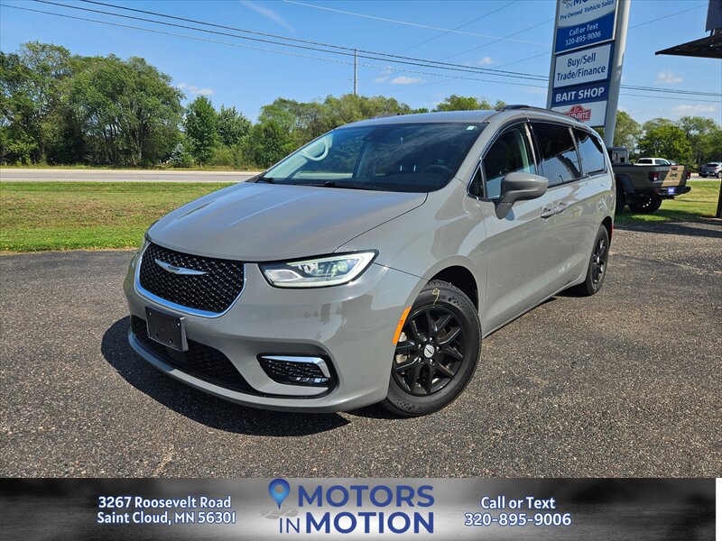 2022 Chrysler Pacifica Touring L  