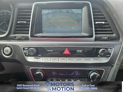 2018 Hyundai SONATA Limited w/Sunroof   - Photo 11 - Saint Cloud, MN 56301