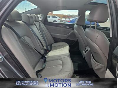 2018 Hyundai SONATA Limited w/Sunroof   - Photo 17 - Saint Cloud, MN 56301