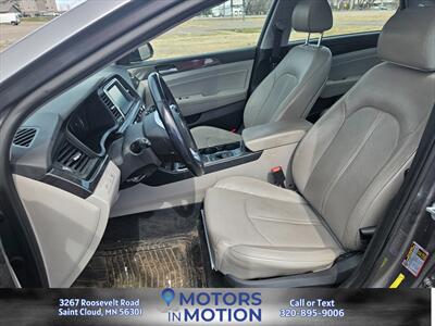 2018 Hyundai SONATA Limited w/Sunroof   - Photo 14 - Saint Cloud, MN 56301