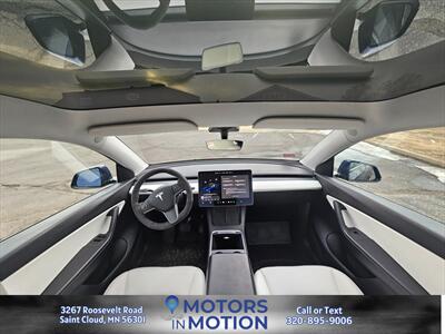 2021 Tesla Model Y Long Range AWD w Panoramic Glass Roof   - Photo 10 - Saint Cloud, MN 56301