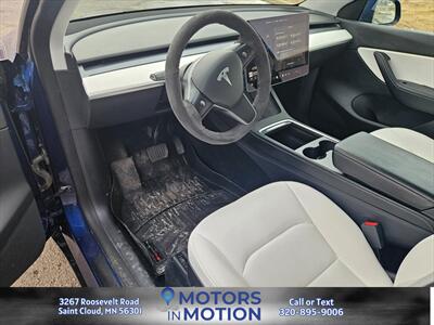 2021 Tesla Model Y Long Range AWD w Panoramic Glass Roof   - Photo 9 - Saint Cloud, MN 56301